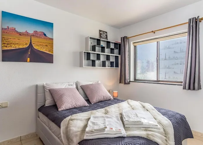 아파트 Flh Balcony Flat With Pool