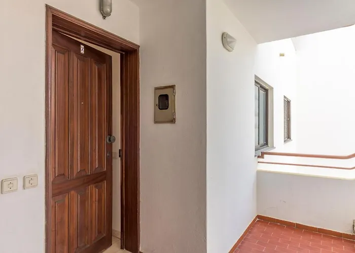 Flh Balcony Flat With Pool 아파트