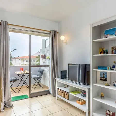 Flh Balcony Flat With Pool Apartment *