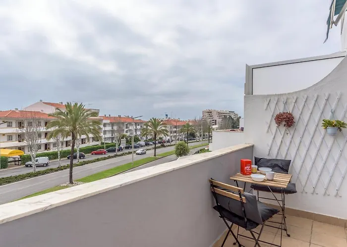 Flh Balcony Flat With Pool *